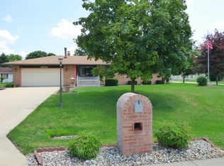 52092 Cheryl Dr, Granger, IN 46530
