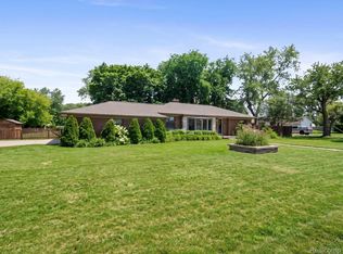 27200 Milton Ave, Warren, MI 48092