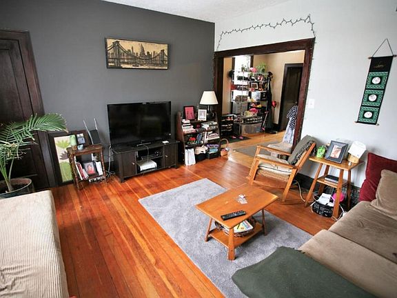 2nd image of 1118 23rd Ave NE