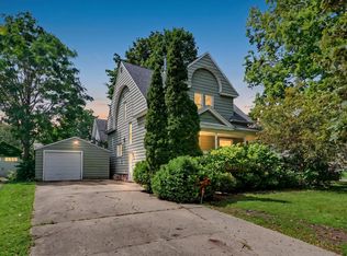 511 W Columbia Ave, Champaign, IL 61820