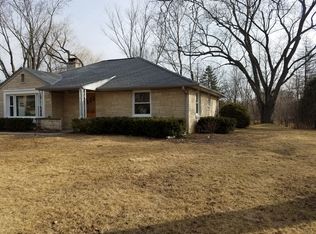 222 E Alta Loma Cir, Thiensville, WI 53092