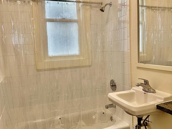 5th image of 1664 Larkin St #15