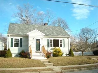 137 Pleasant St, Fairhaven, MA 02719