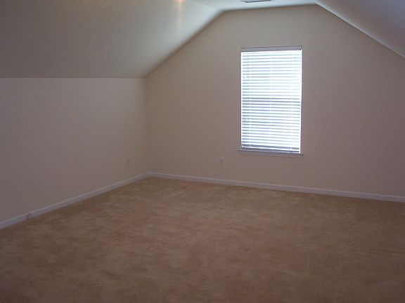 Hugh Bonus w/ closet