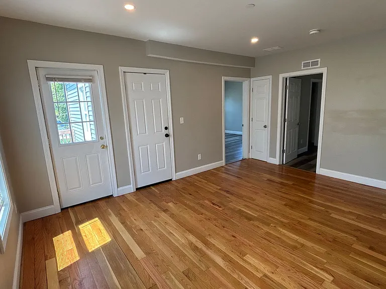 52 Myrtle Ave — Photo 11