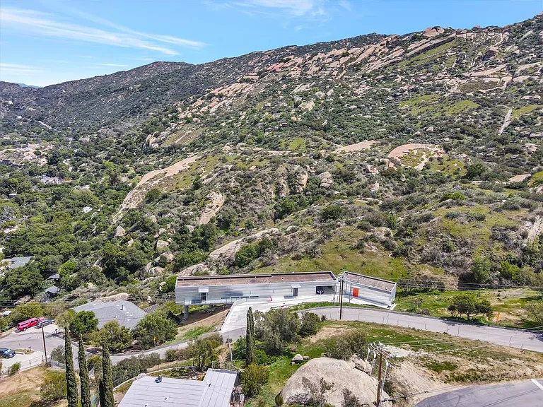990 Alta Vista Rd — Photo 43