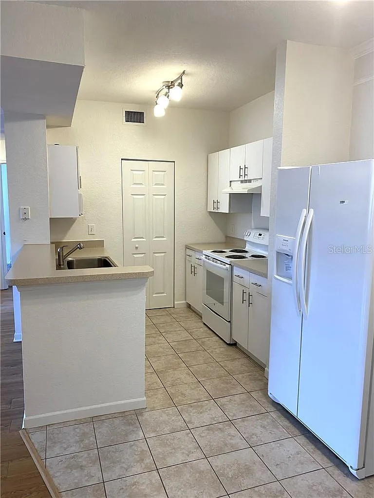 3 bed, 1336 sqft, $1,775 — Photo 3