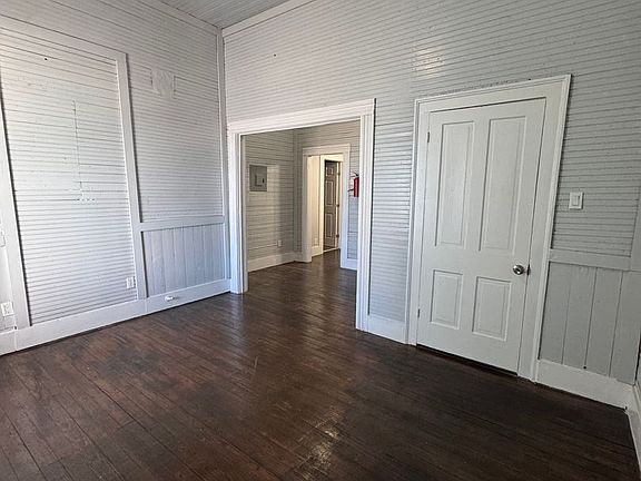 3rd image of 121 Howard St APT 2