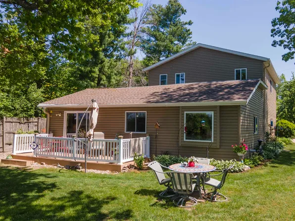 N2427 Linden Point Rd, Weyauwega, WI 54983