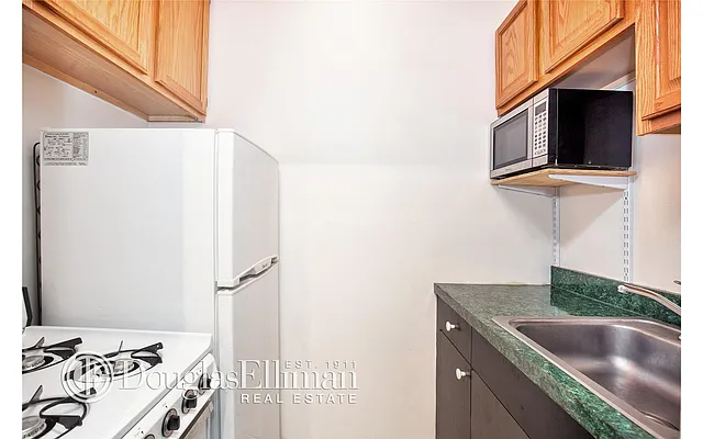 Sold by Douglas Elliman | media 10