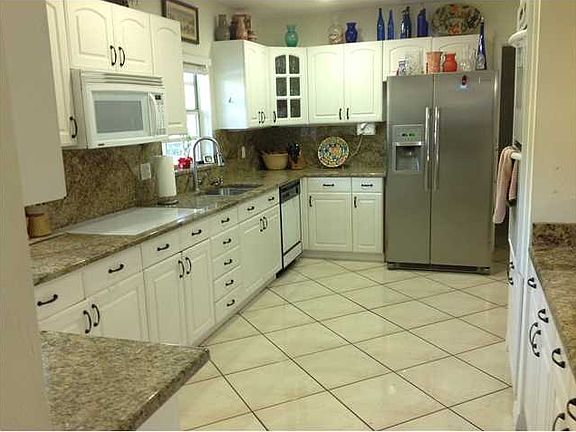 3rd image of 260 River Dr