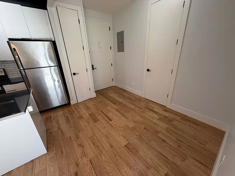 494 Jackson Ave #3B — Photo 8