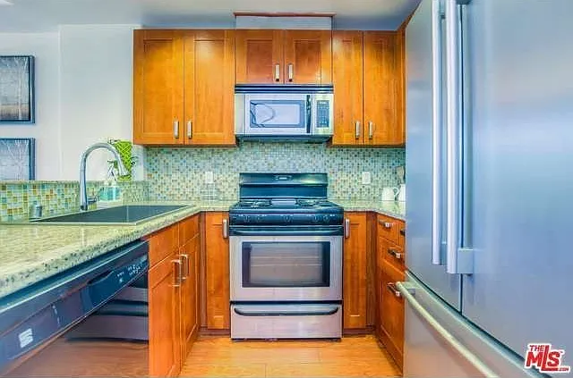5303 Satsuma Ave #107 — Photo 5