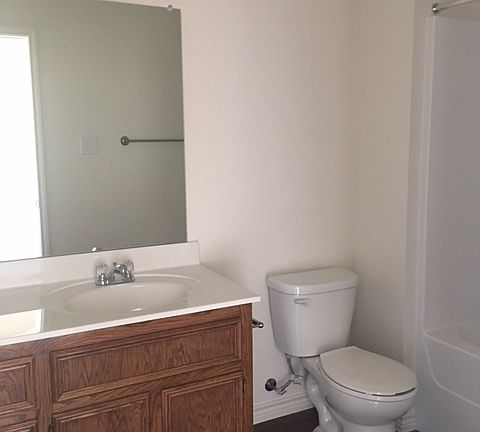 4th image of 4711 Waterproof Dr