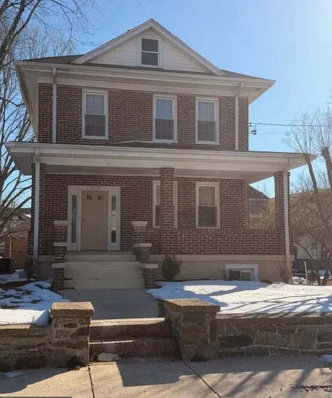 8925 Dayton Ave — Photo 1
