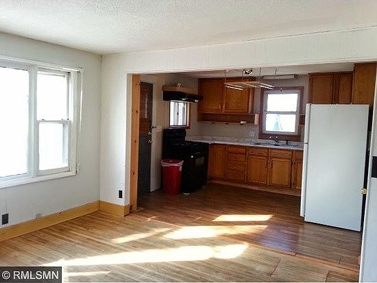 2nd image of 1698 Minnehaha Ave E