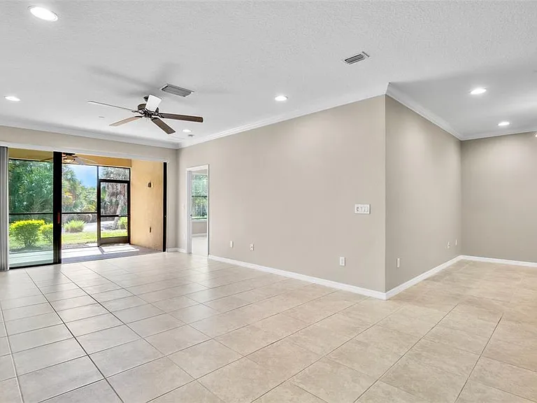 5425 Cicerone St #102 — Photo 12