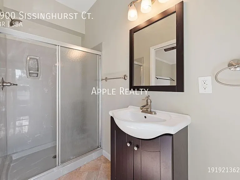 2900 Sissinghurst Ct — Photo 10