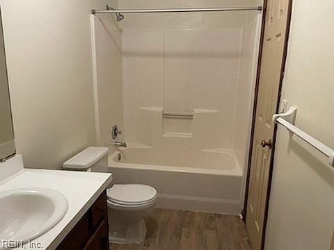 2nd image of 5655 Rivermill Cir