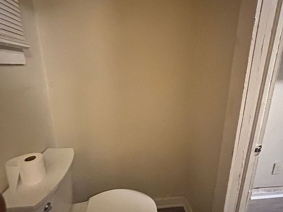 4th image of 3227 Bringier St #4
