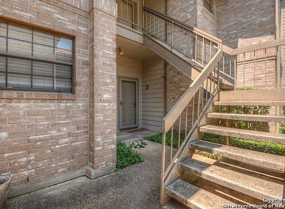 3rd image of 12446 STARCREST DR #101