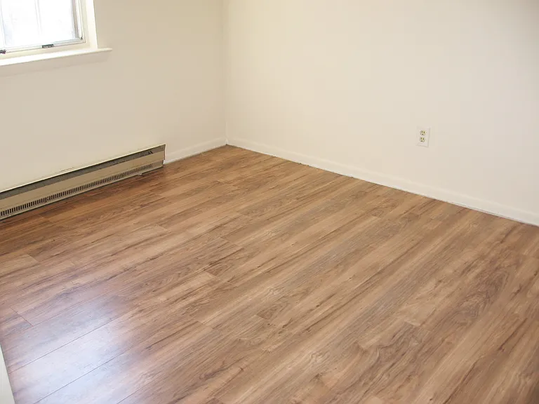 1738 W Cedar St — Photo 2