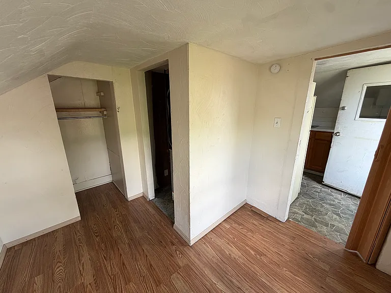 418 W 8th St #2 — Photo 2