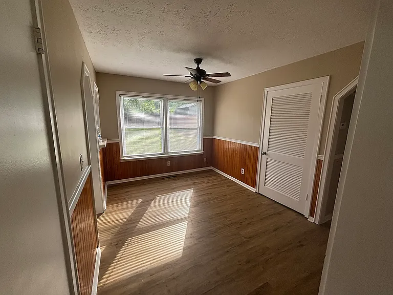 1807 Ashmoor Ln — Photo 18