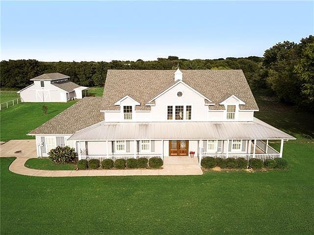 1st image of 562 Grandview Dr