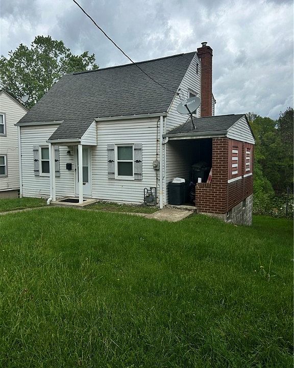 2nd image of 1055 Laurel St