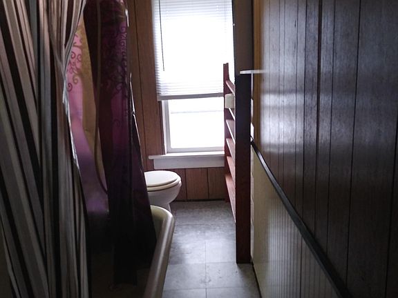 5th image of 703 Spruce St APT 3