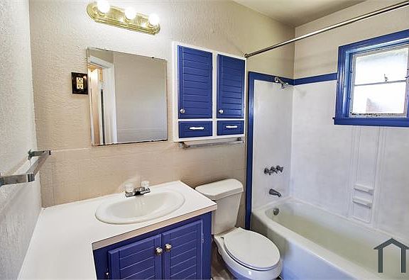 4th image of 1504 Sherman Dr #201