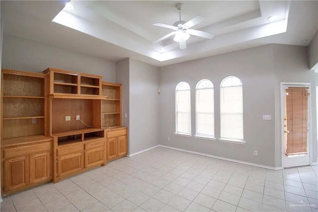 3 bed, 2.0 bath, 1893 sqft, $1,850 — Photo 4