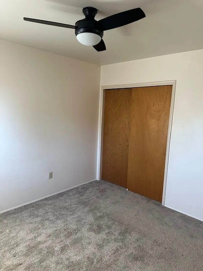 Cute 3 Bedroom 1 Bath — Photo 2