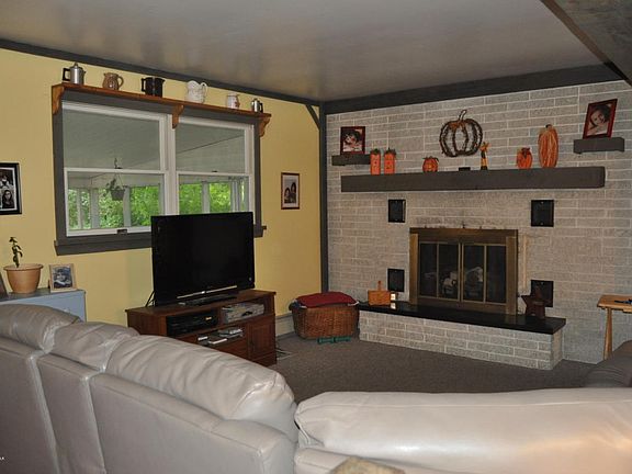 5th image of 128 E White Bear Dr