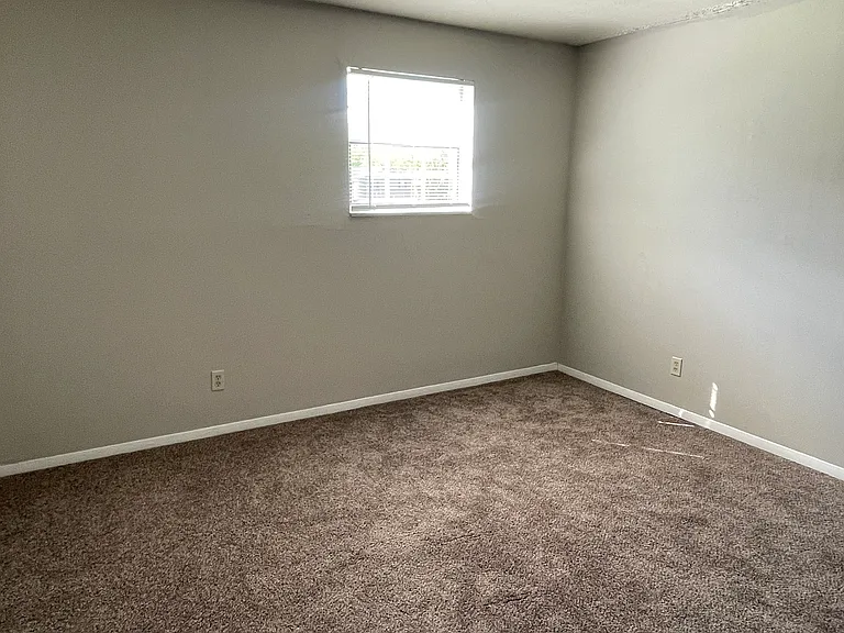 20 Estate Dr #4 — Photo 7
