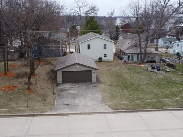 15338 Bayside Ave, Clear Lake, IA 50428