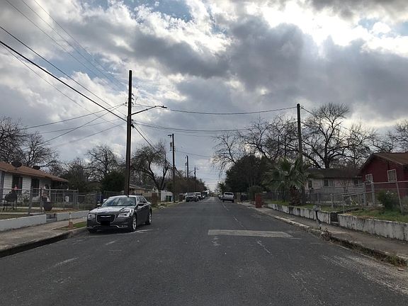 5th image of 562 N San Dario Ave