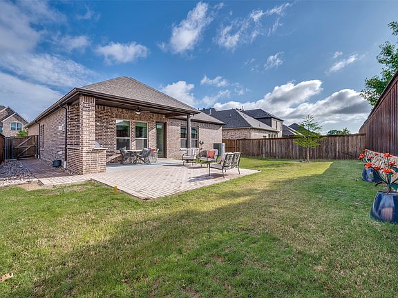 3rd image of 9525 Blue Stem Ln