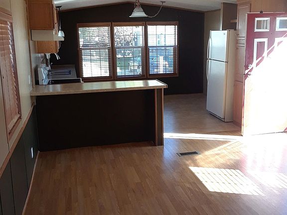 2nd image of 106 E Jefferson St Lot 52