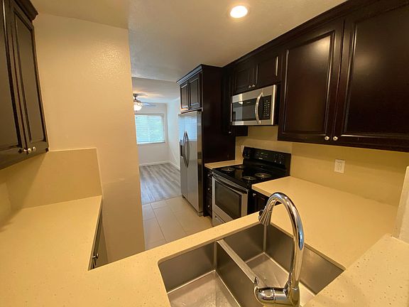 3rd image of 2081 Whitman Way APT 315