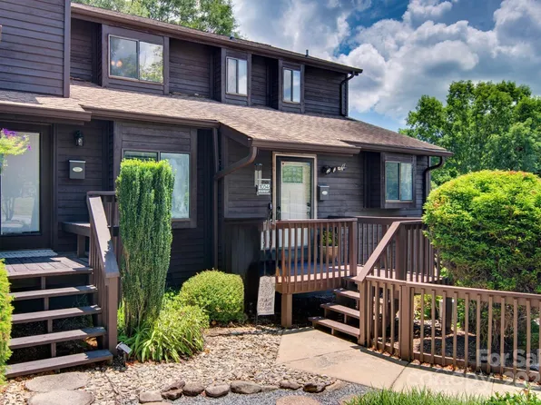 1034 N Center St, Hickory, NC 28601