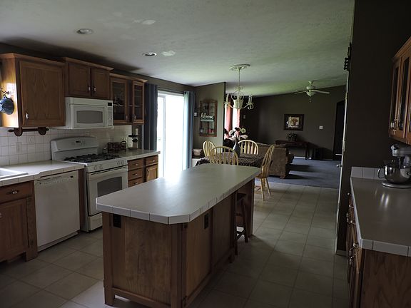 3rd image of 10393 Township Road 128