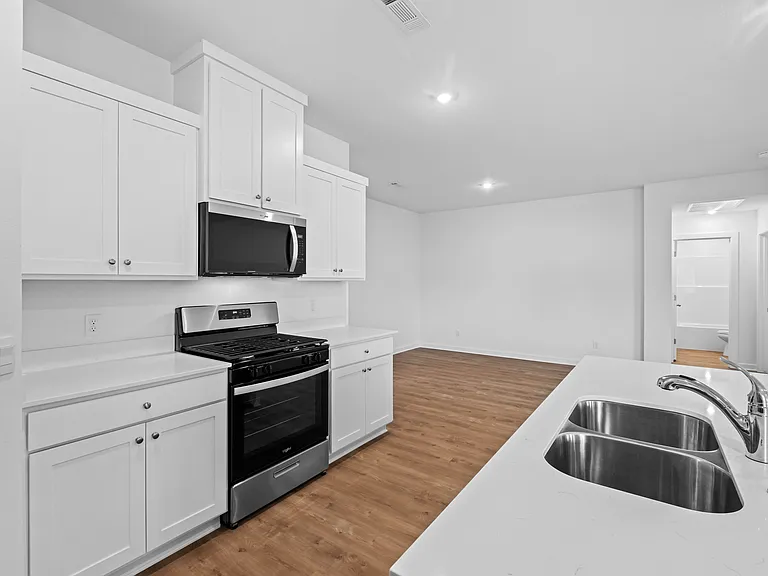 523 Nevada St — Photo 8