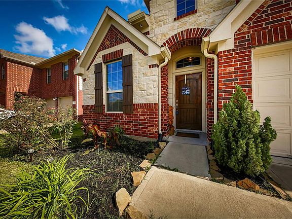2nd image of 5931 Wildbriar Ln