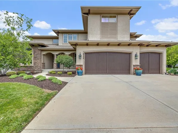 9500 W 162nd St, Overland Park, KS 66085