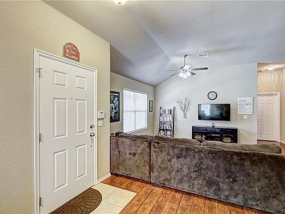 4th image of 1104 Switzerland Ave