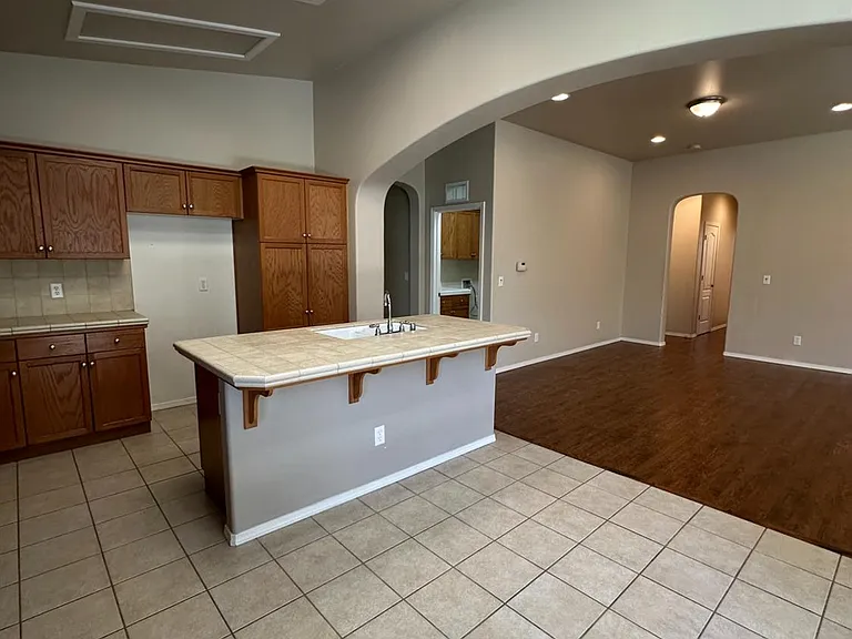 5541 N Plum Ln — Photo 7