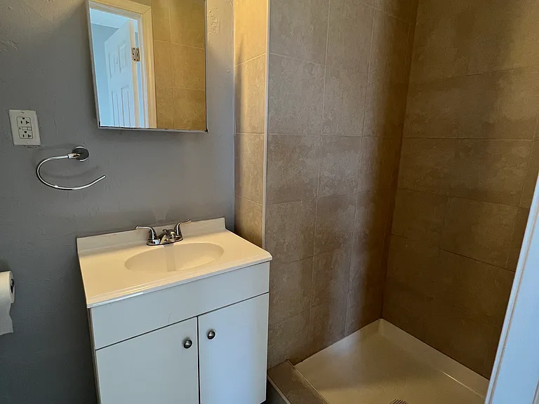 210 E End Ave #3A — Photo 17