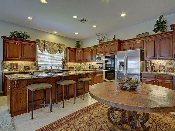 2nd image of 1161 Manning Dr
